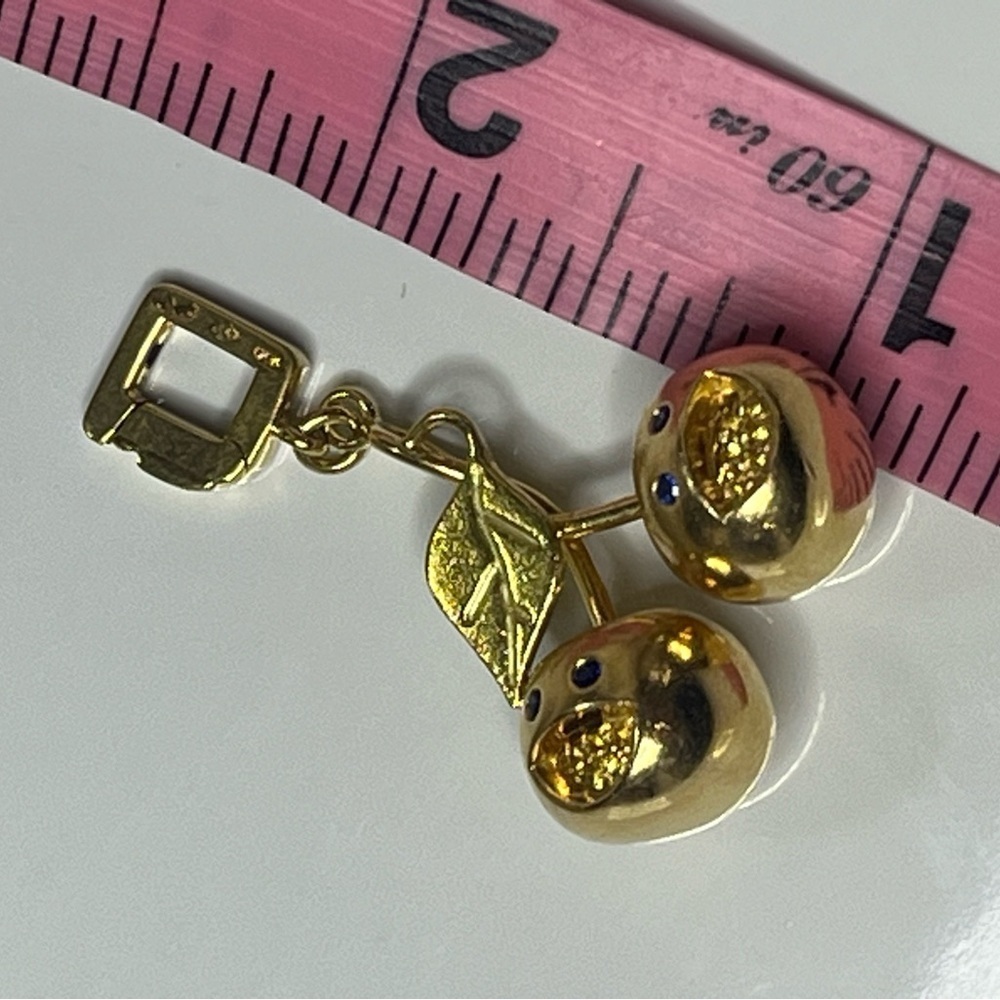 LOUIS VUITTON MURIKAMI CERISES VINTAGE 18KT GOLD CHARM/PENDANT - Picture 9 of 14